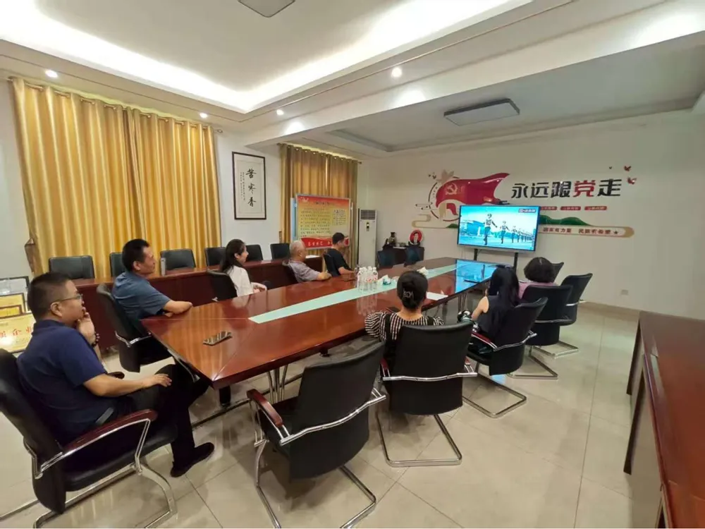 Отдавая дань уважения славе великой державы и концентрируя мощь прогресса 1 (2)