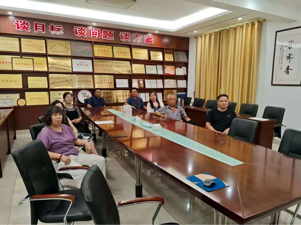 Отдавая дань уважения славе великой державы и концентрируя мощь прогресса 1 (3)